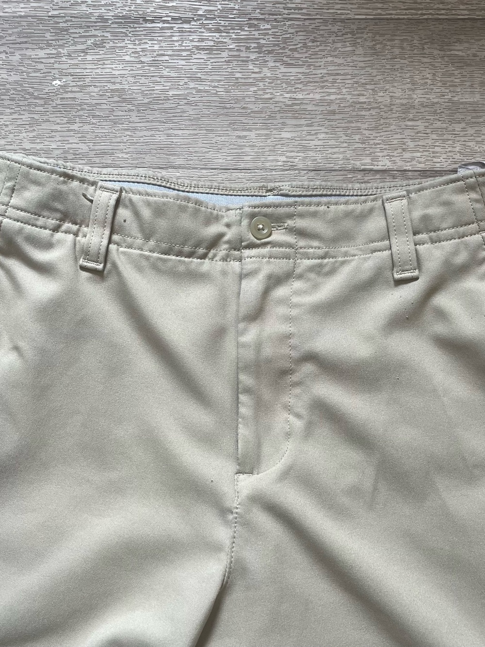 Under Armour Youth Boys’ Golf Shorts YL Khaki - Picture 3 of 8
